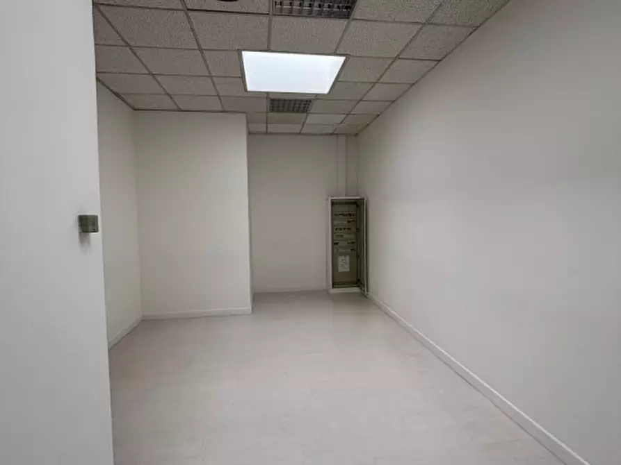 Immagine 12 di Ufficio in affitto  in via della Croce Rossa a Padova