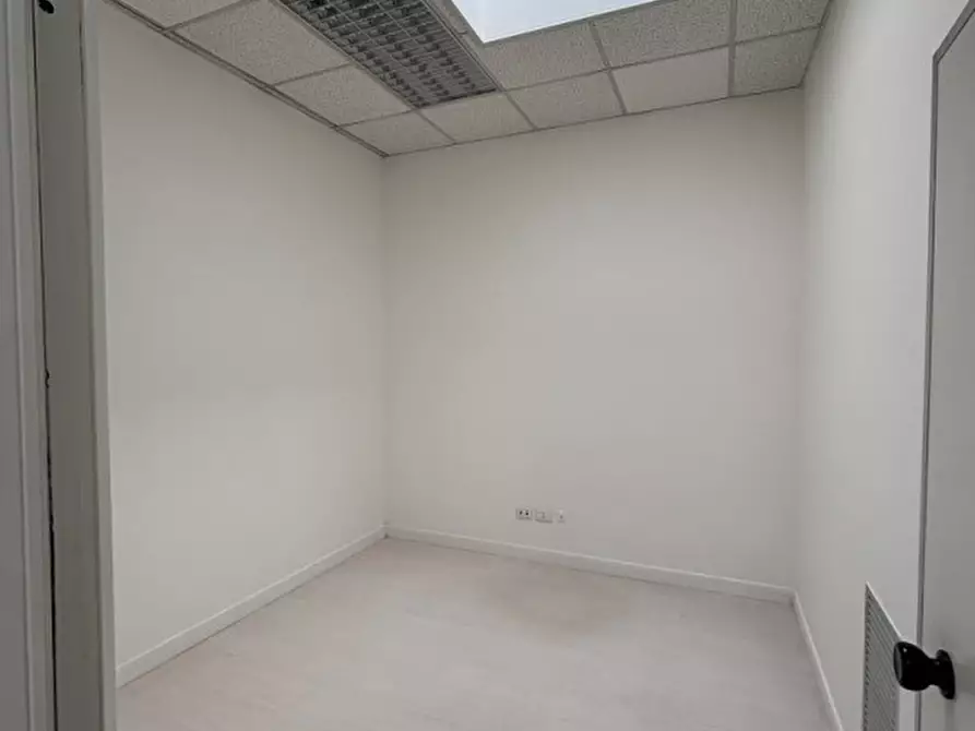 Immagine 13 di Ufficio in affitto  in via della Croce Rossa a Padova