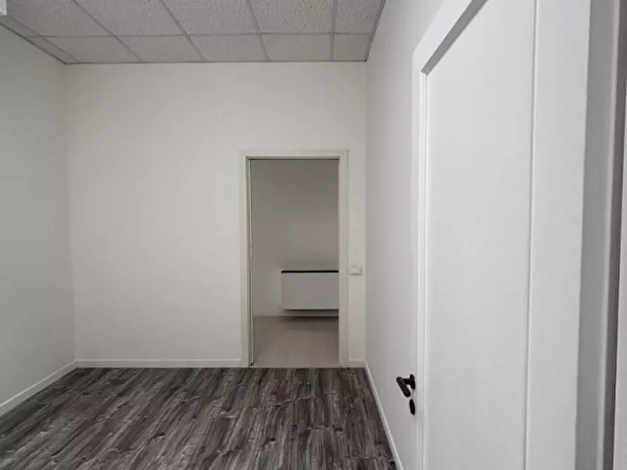 Immagine 14 di Ufficio in affitto  in via della Croce Rossa a Padova