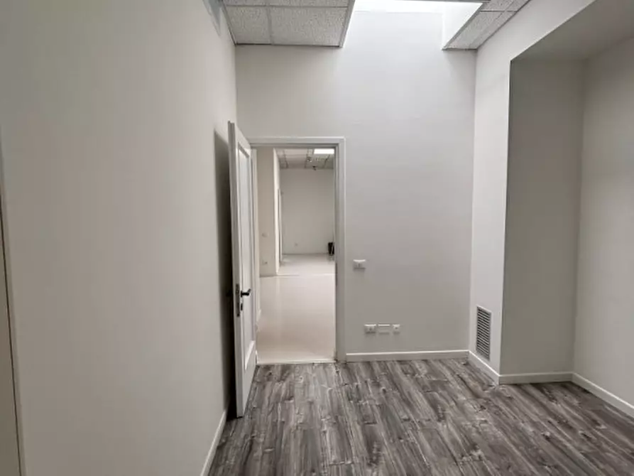 Immagine 16 di Ufficio in affitto  in via della Croce Rossa a Padova