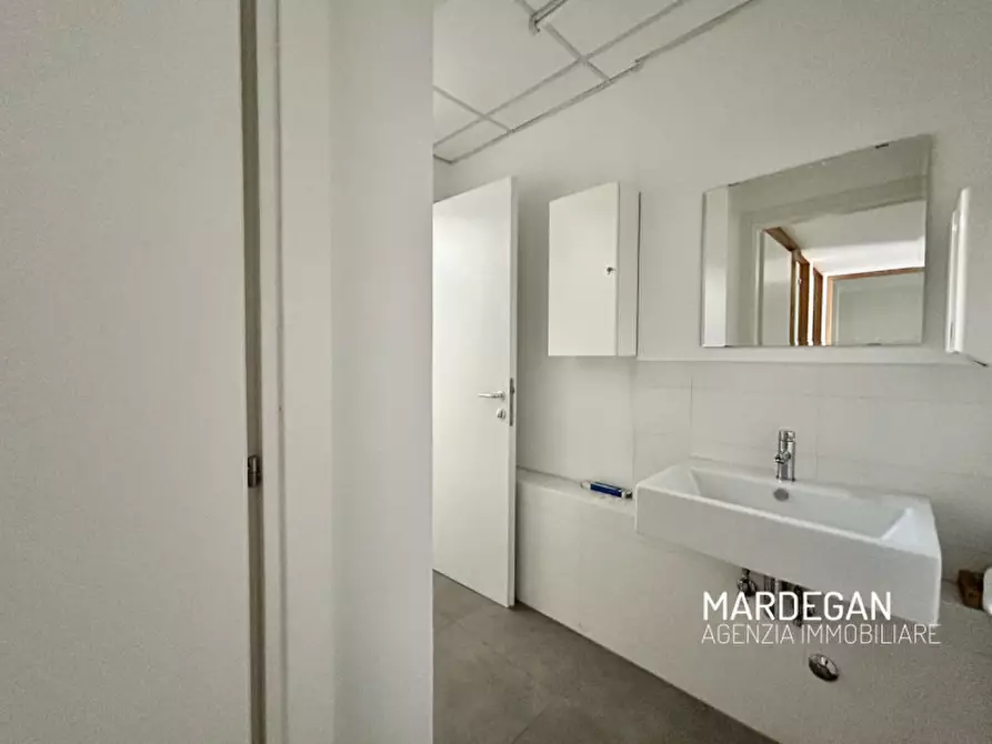 Immagine 9 di Ufficio in vendita  in VIALE EUROPA a San Martino Di Lupari