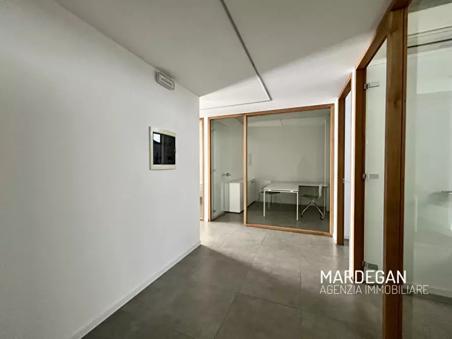 Immagine 10 di Ufficio in vendita  in VIALE EUROPA a San Martino Di Lupari
