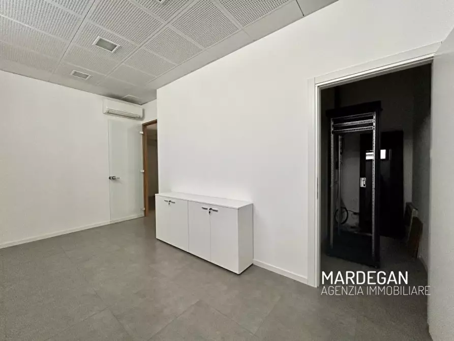 Immagine 12 di Ufficio in vendita  in VIALE EUROPA a San Martino Di Lupari