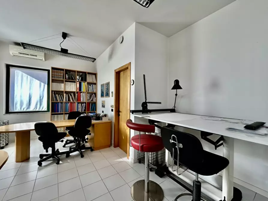 Immagine 2 di Ufficio in vendita  in VIA ROMA a San Martino Di Lupari