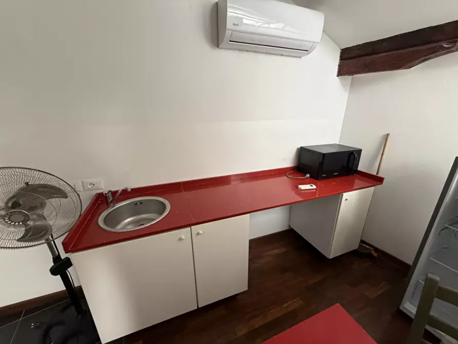 Immagine 10 di Camera in affitto  a Padova