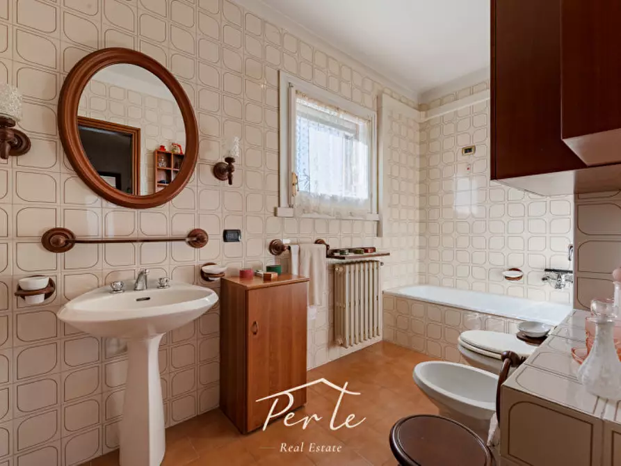 Immagine 18 di Villetta a schiera in vendita  in Via Andrea Costa 73 a Borgo Virgilio