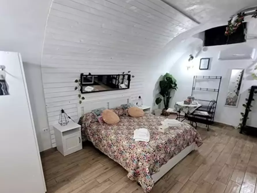 Immagine 2 di Appartamento in affitto  in gradini gesù e maria 7 a Napoli