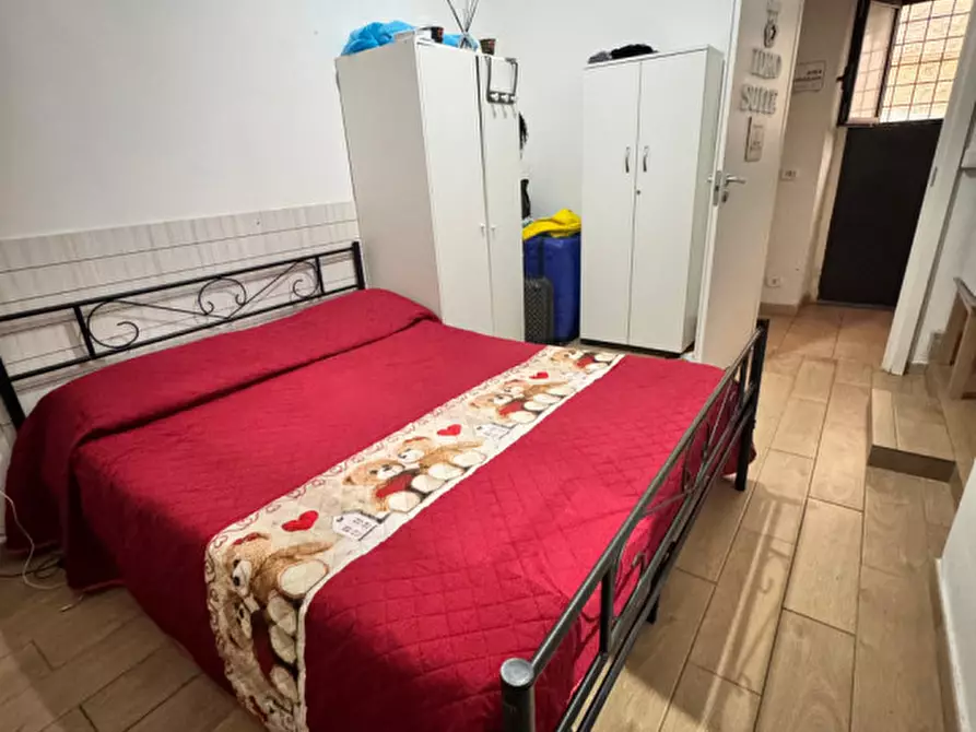 Immagine 2 di Camera in affitto  in Gradini Gesù e Maria 7 a Napoli