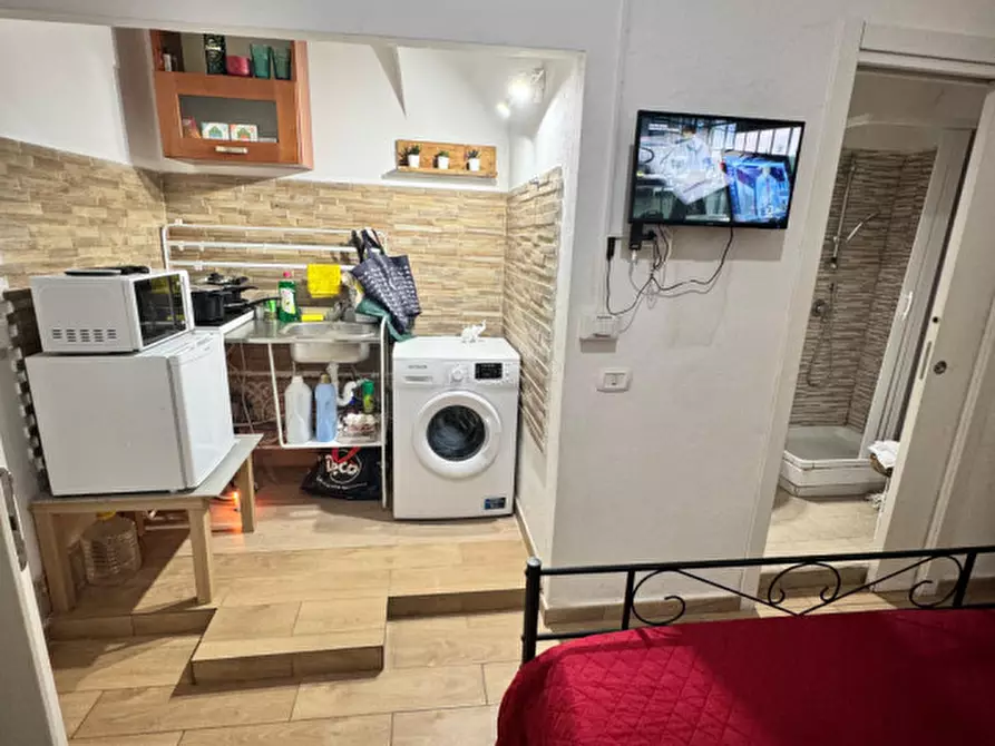 Immagine 4 di Camera in affitto  in Gradini Gesù e Maria 7 a Napoli