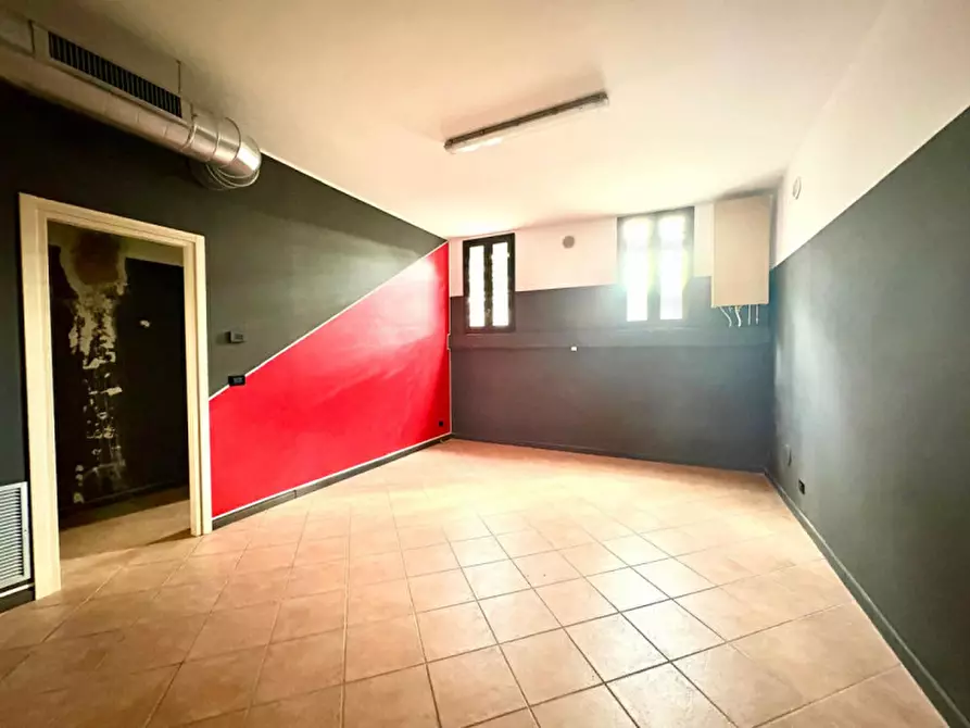 Immagine 9 di Ufficio in affitto  in Via Traforo 30 a Pino Torinese