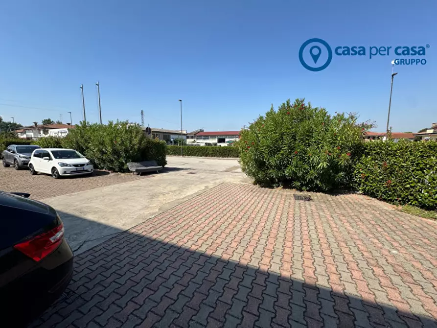 Immagine 17 di Ufficio in vendita  in Via Aldo Moro 22 a Villanova Del Ghebbo