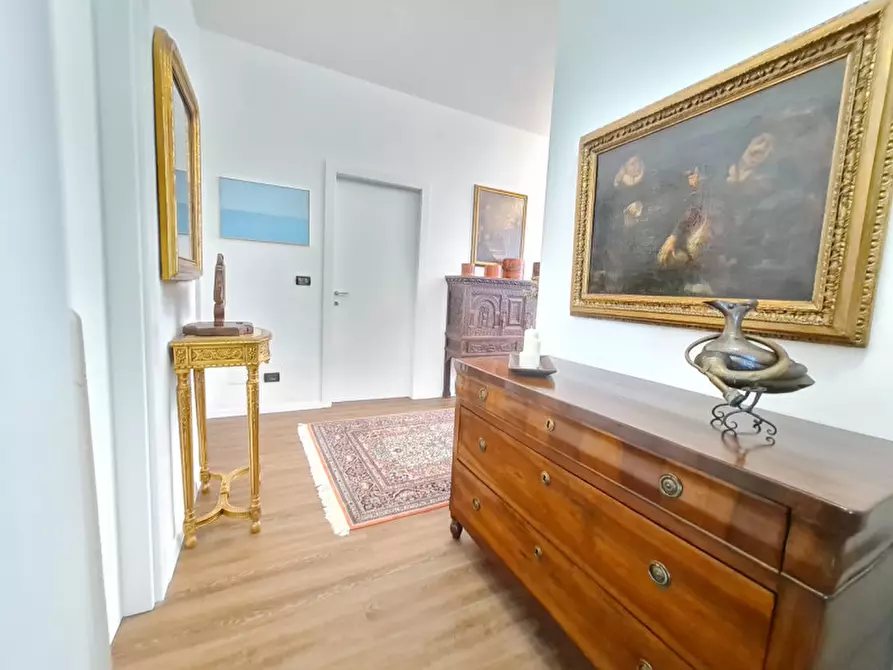 Immagine 1 di Appartamento in vendita  in Piazza 1° Maggio a Montegrotto Terme