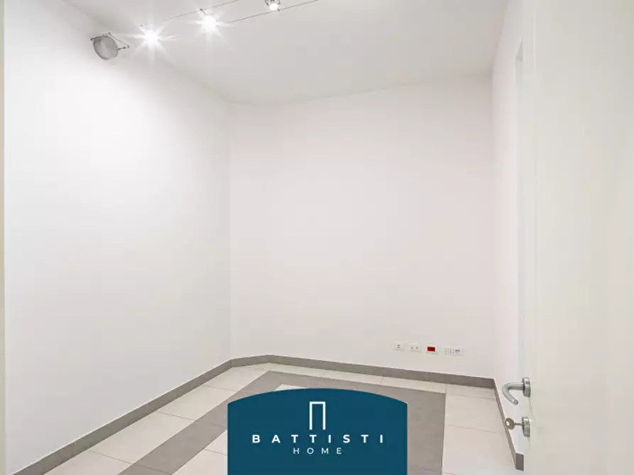 Immagine 16 di Ufficio in affitto  in Piazza Cavour a Roma