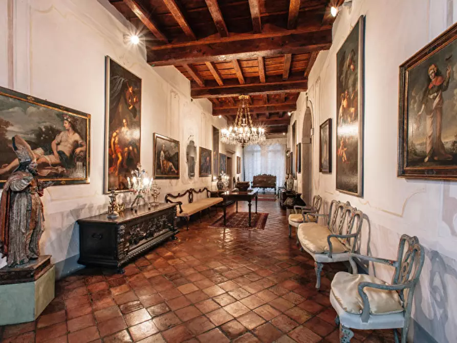 Immagine 1 di Palazzo in vendita  a Vittorio Veneto