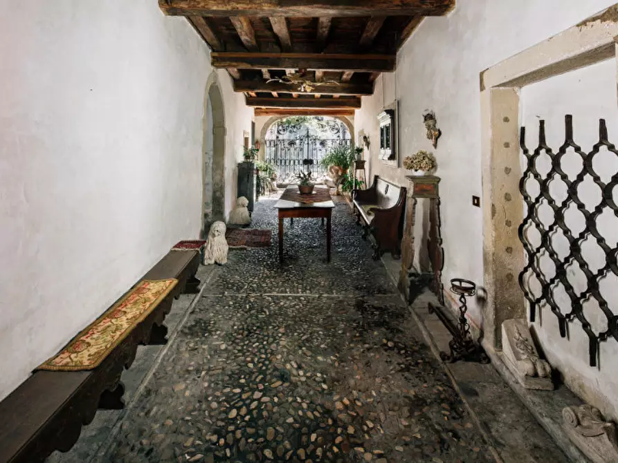 Immagine 3 di Palazzo in vendita  a Vittorio Veneto