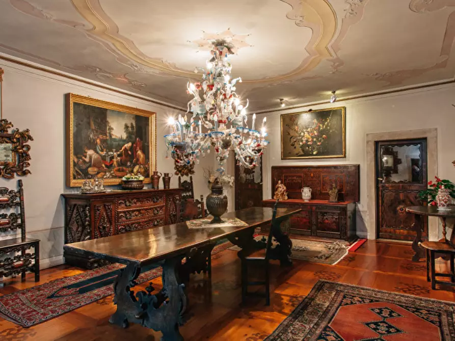 Immagine 4 di Palazzo in vendita  a Vittorio Veneto