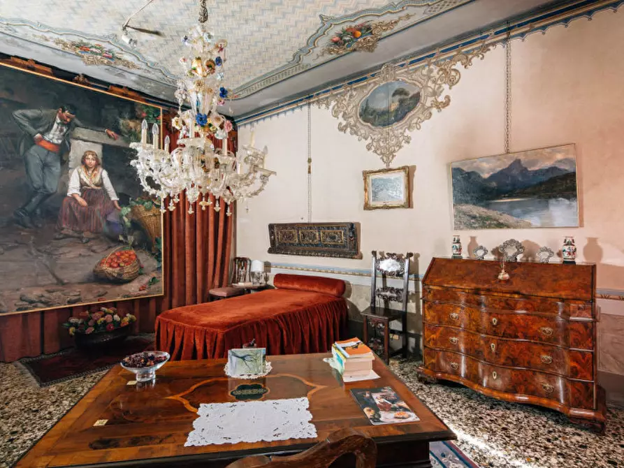 Immagine 10 di Palazzo in vendita  a Vittorio Veneto