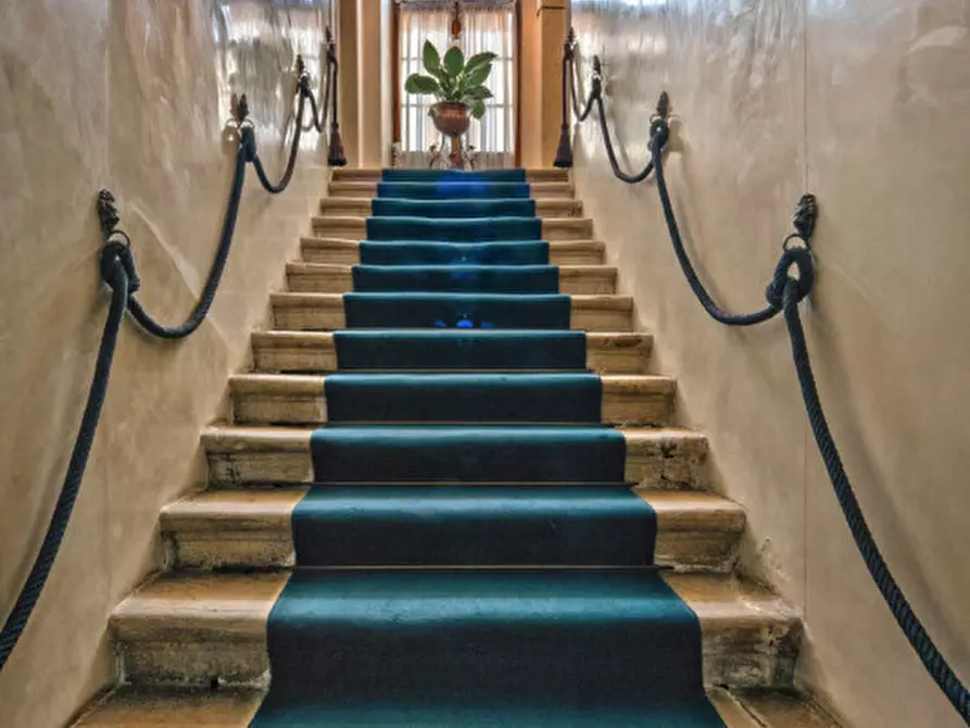 Immagine 12 di Palazzo in vendita  a Vittorio Veneto