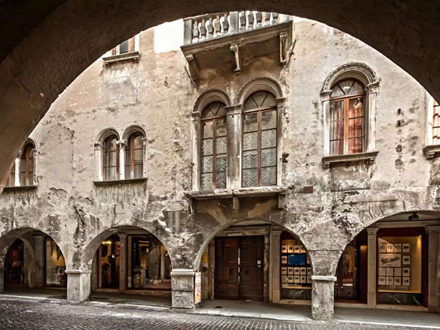 Immagine 13 di Palazzo in vendita  a Vittorio Veneto