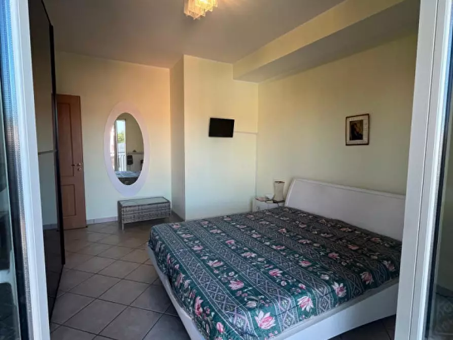 Immagine 10 di Appartamento in vendita  in via bachelet a Montepaone