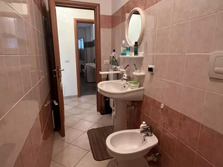 Immagine 19 di Appartamento in vendita  in via bachelet a Montepaone