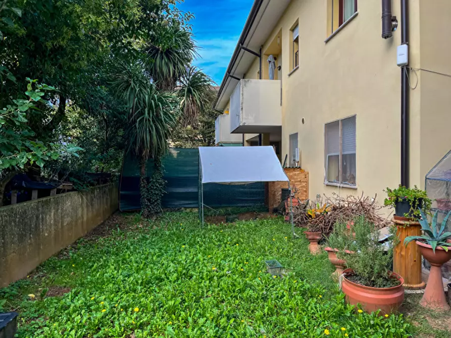 Immagine 13 di Appartamento in vendita  in Via Monte Valbella a Montebelluna