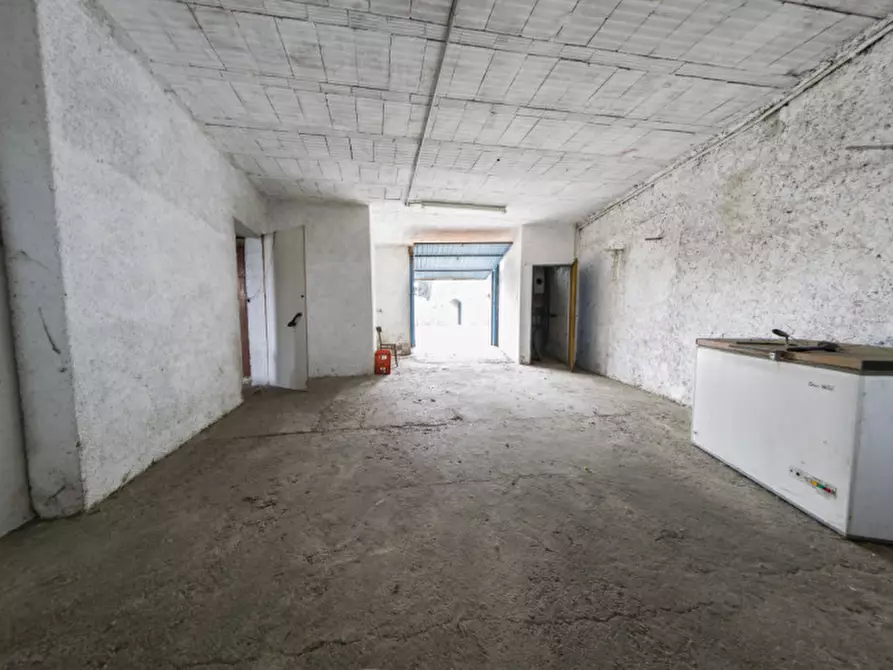 Immagine 17 di Casa indipendente in vendita  in piazza municipio a Calvagese Della Riviera