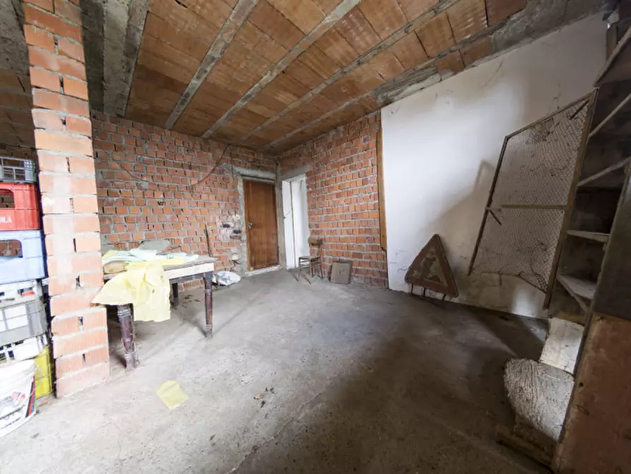 Immagine 30 di Casa indipendente in vendita  in piazza municipio a Calvagese Della Riviera