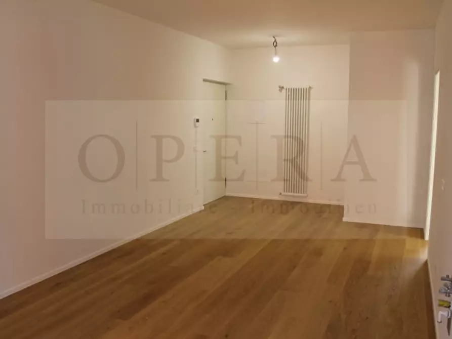 Immagine 4 di Appartamento in vendita  in Via Vicenza - Vicenzastraße a Bolzano