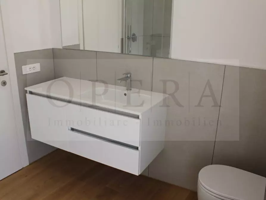 Immagine 5 di Appartamento in vendita  in Via Vicenza - Vicenzastraße a Bolzano