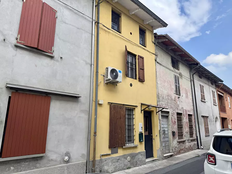 Immagine 1 di Villetta a schiera in vendita  in borgo giosuè carducci 9 a Roccabianca