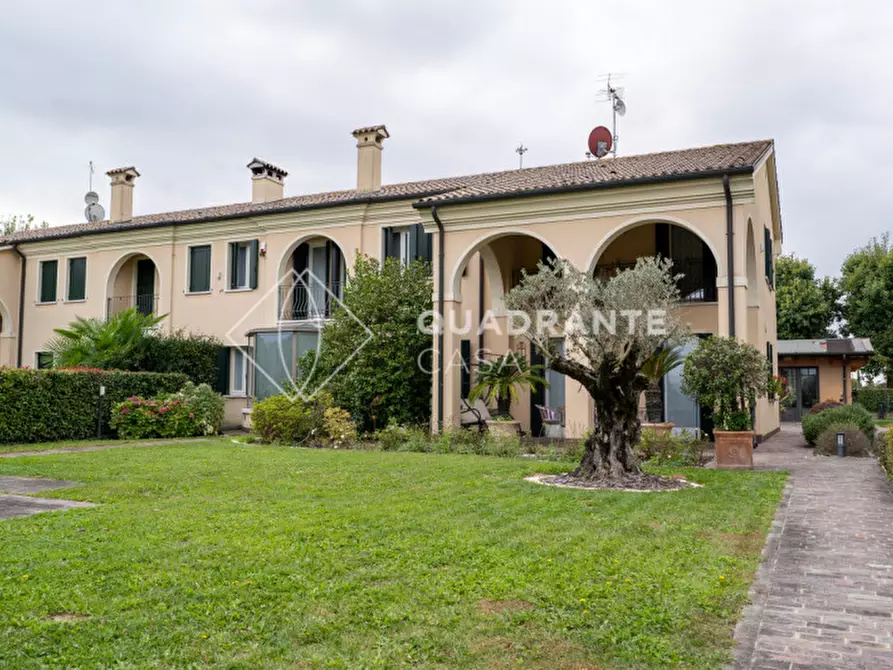 Immagine 1 di Casa bifamiliare in vendita  a Santa Giustina In Colle