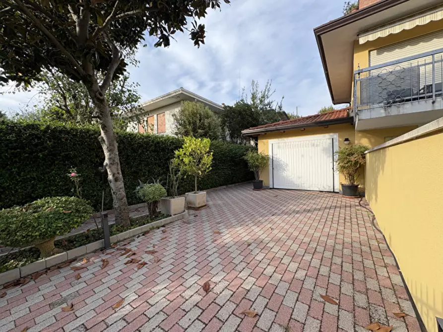 Immagine 8 di Attico in vendita  in Via Antonio Gramsci a Montegrotto Terme