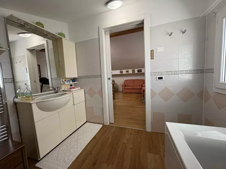 Immagine 36 di Attico in vendita  in Via Antonio Gramsci a Montegrotto Terme