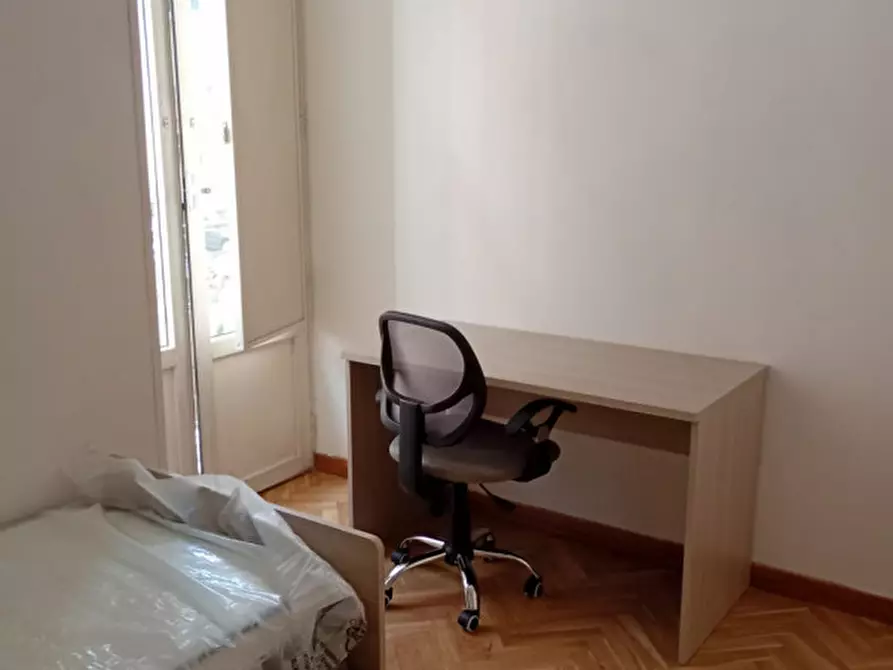 Immagine 10 di Camera in affitto  in Via Belvedere 14 a Napoli