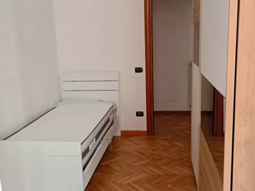 Immagine 23 di Camera in affitto  in Via Belvedere 14 a Napoli