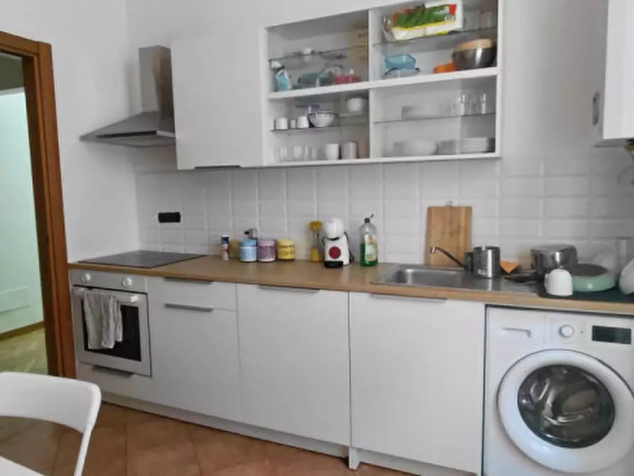 Immagine 32 di Camera in affitto  in Via Belvedere 14 a Napoli