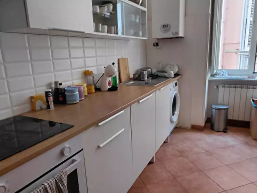 Immagine 34 di Camera in affitto  in Via Belvedere 14 a Napoli