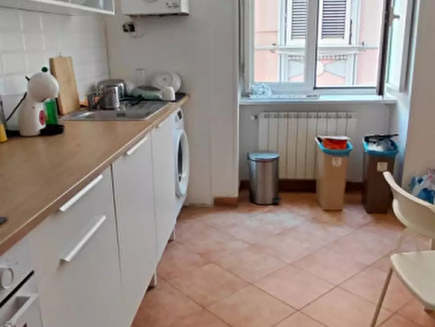 Immagine 35 di Camera in affitto  in Via Belvedere 14 a Napoli