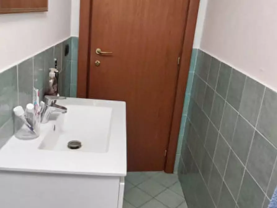 Immagine 39 di Camera in affitto  in Via Belvedere 14 a Napoli