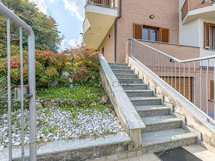 Immagine 2 di Casa bifamiliare in vendita  a Albavilla