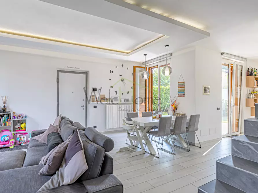 Immagine 4 di Casa bifamiliare in vendita  a Albavilla