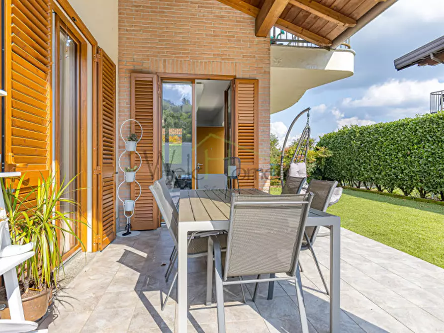 Immagine 8 di Casa bifamiliare in vendita  a Albavilla