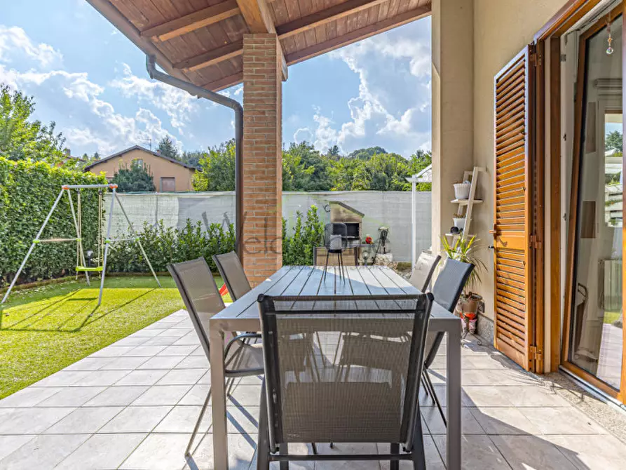 Immagine 10 di Casa bifamiliare in vendita  a Albavilla