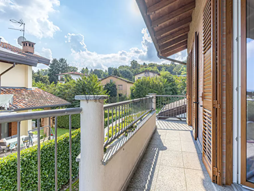 Immagine 26 di Casa bifamiliare in vendita  a Albavilla