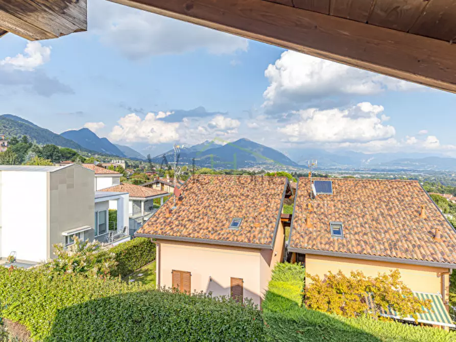 Immagine 36 di Casa bifamiliare in vendita  a Albavilla