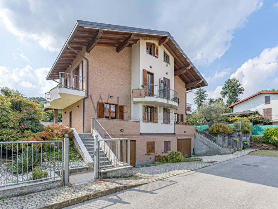 Immagine 41 di Casa bifamiliare in vendita  a Albavilla