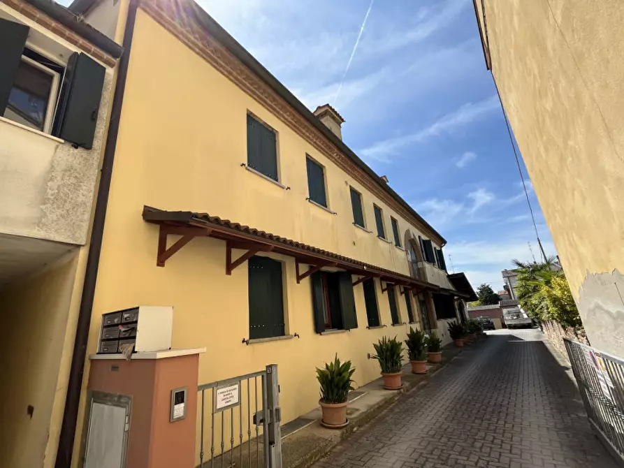 Immagine 1 di Appartamento in vendita  in Via Roma a Poiana Maggiore