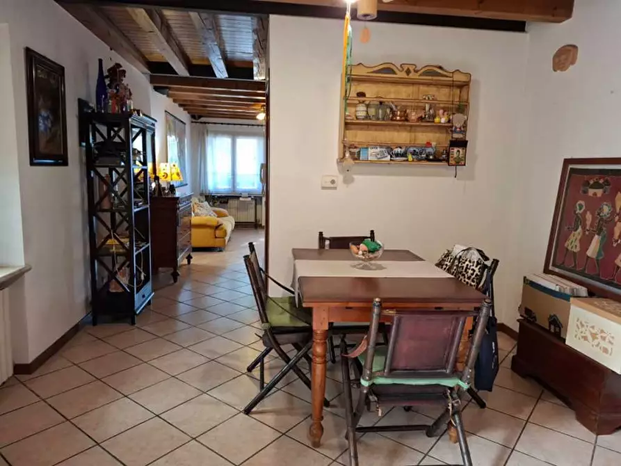 Immagine 10 di Appartamento in vendita  a Villafranca Di Verona
