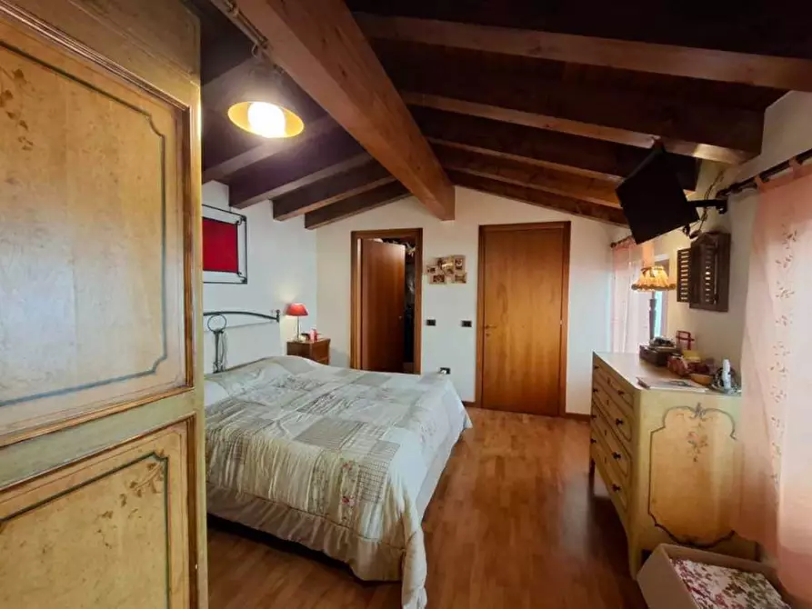 Immagine 23 di Appartamento in vendita  a Villafranca Di Verona